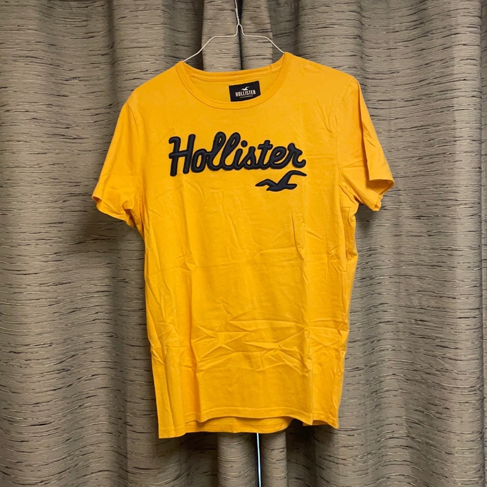 Men’s Hollister Yellow Shirt